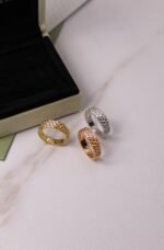 VanCleef & Arpels   Perlée diamonds ring, 3 rows