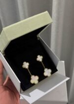 VanCleef & Arpels  Magic Alhambra earrings, 2 motifs 18K yellow gold & white Gold plated - Image 3