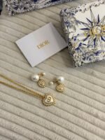 DIOR Petit CD Baroque Heart 🤍 m PENDANT & EARINGS - Image 3