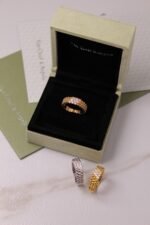VanCleef & Arpels  Perlée diamonds ring, 3 rows 18K yellow gold, white & ChmpnGold Plated with Stone - Image 3