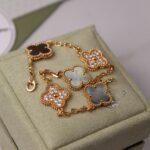 VanCleef & Arpels Alhambra  Braclet 5 Motifs the bright Gray