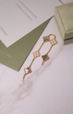 VanCleef & Arpels Alhambra  Braclet 5 Motifs the bright Gray - Image 2