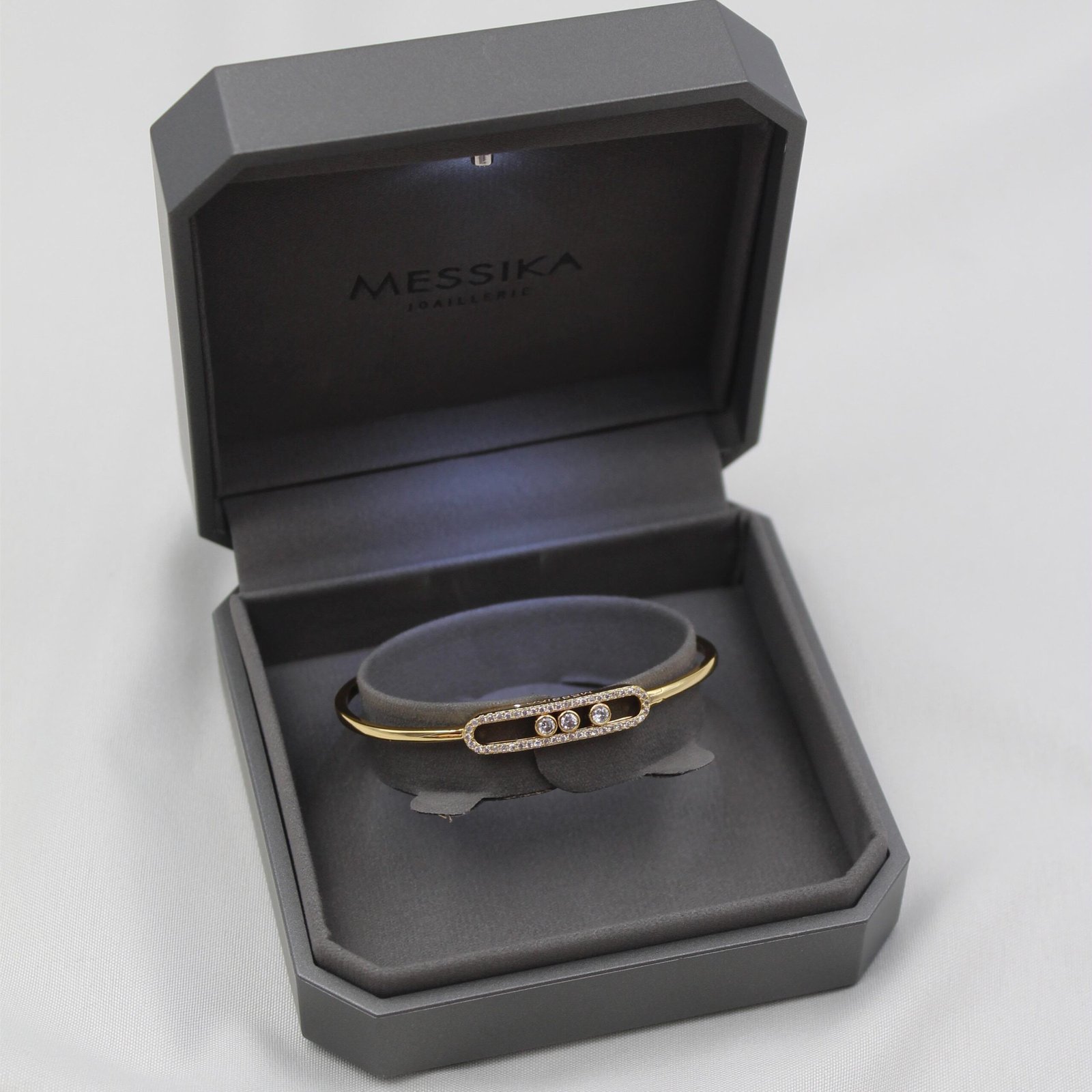 WhatsApp Image 2026-09-11 at 4.06.47 AM (1) MESSIKA * MOVE CLASSIQUE BANGLE - Image 1