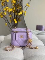 Chanel Quilted Lambskin Pearl Crush Mini Vanity Case - Image 2
