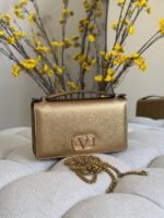 Valentino Garavani VLogo Signature Metallic Grainy Calfskin Wallet with chain - Image 6