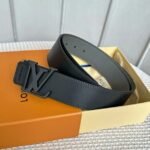 Louis Vuitton Reversible Leather Belt with LV logo - Image 3