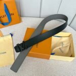Louis Vuitton Reversible Leather Belt with LV logo - Image 4