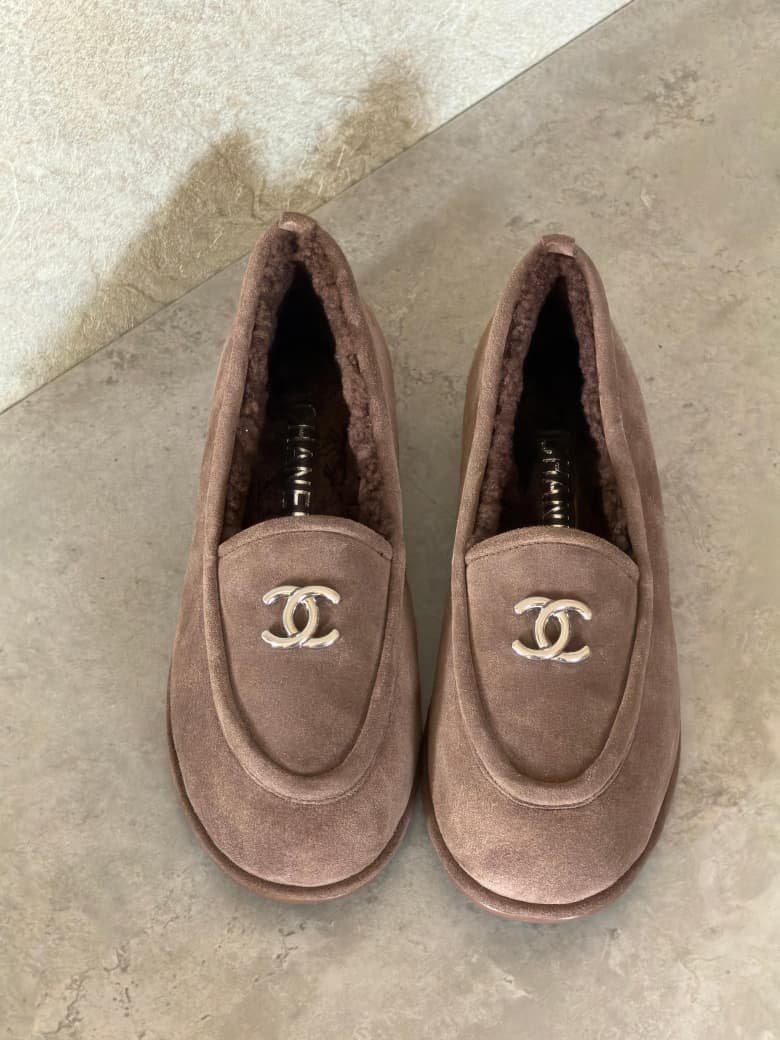 WhatsApp Image 2026-09-14 at 17.28.37 (1) Chanel Suede Kidskin and Shearling Loafers - Image 1