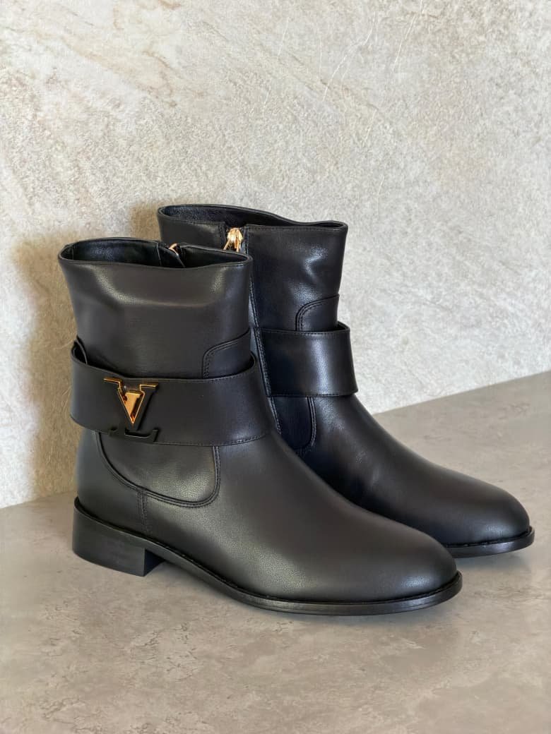 WhatsApp Image 2026-09-14 at 17.29.27 Louis Vuitton Midtown Flat Ankle Boots in Black Calf leather - Image 1