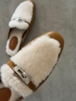 Hermès Oz Mules, Crafted in tan leather with plush ecru shearling lining & a silver tone kelly buckle - Image 3