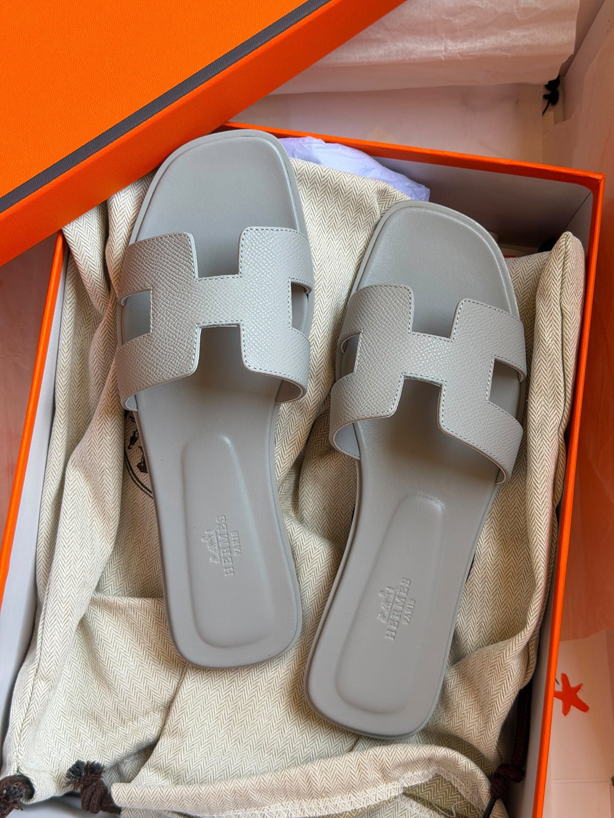 WhatsApp Image 2026-09-19 at 17.26.44 (1) Hermès Oasis Flats - Image 1